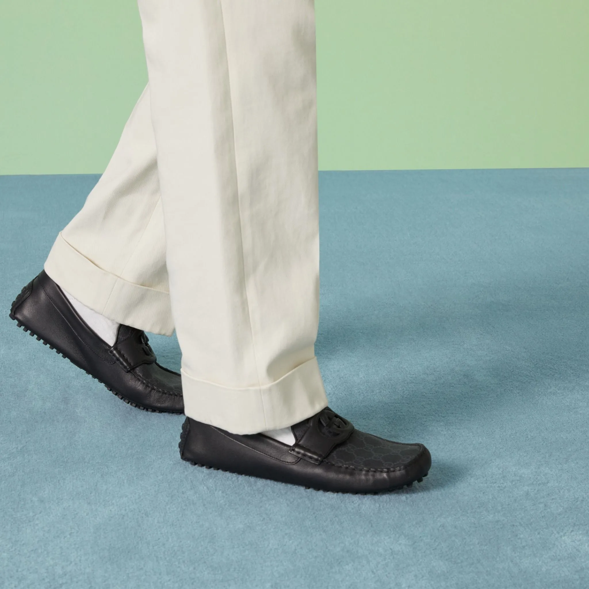 Alternative view of Giày Gucci Interlocking G Driver ‘Black’ 730148-AAB7Z-1000