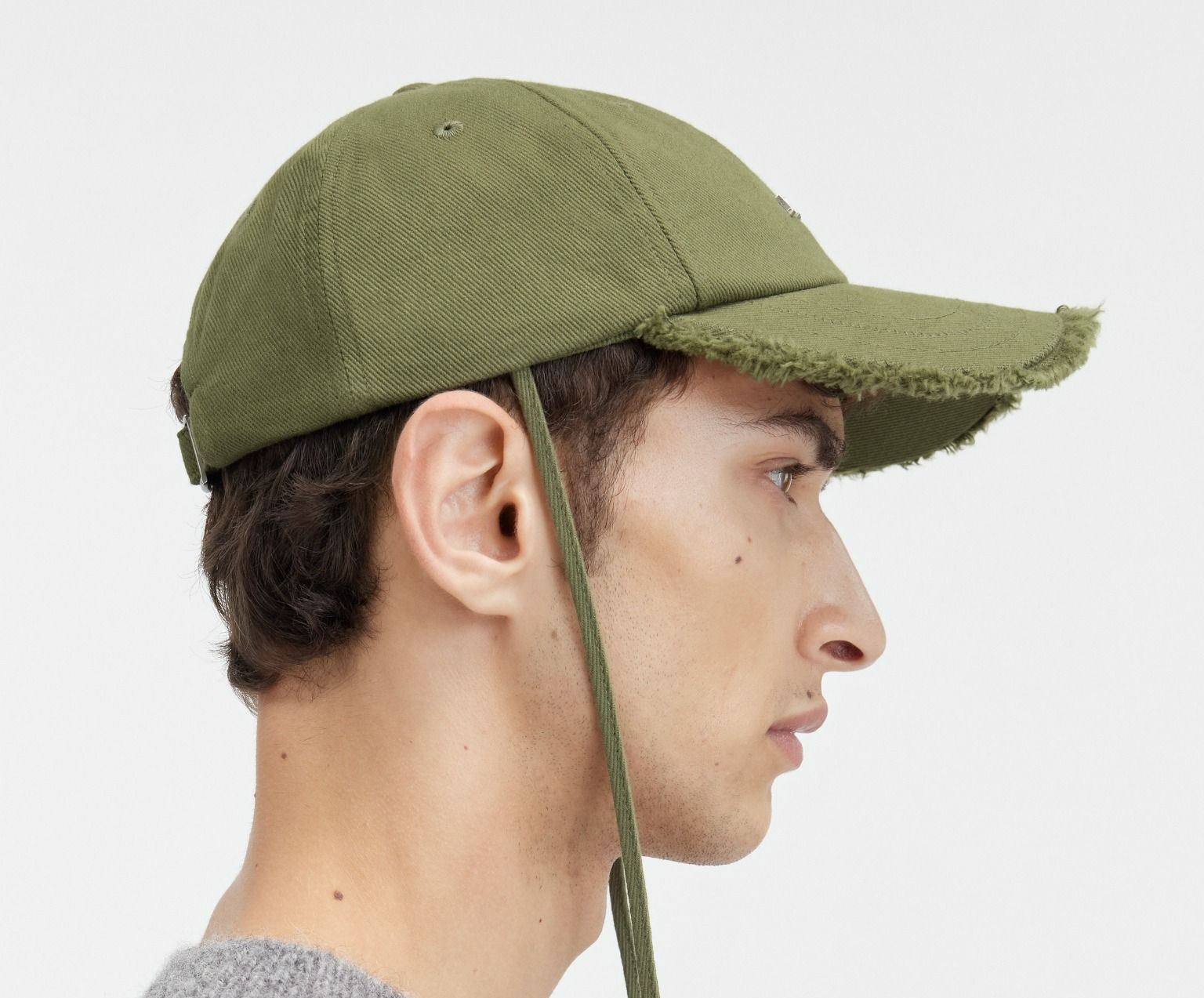 Alternative view of Mũ Jacquemus The Artichaut Cap ‘Khaki’ 235AC452-5012-560