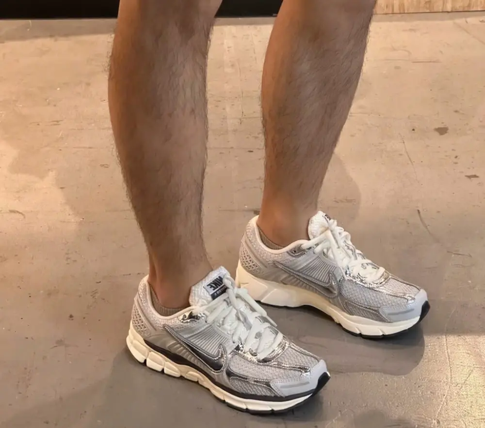 Giày Nike Air Zoom Vomero 5 'Chrome' HJ3758-001 - Ảnh 3