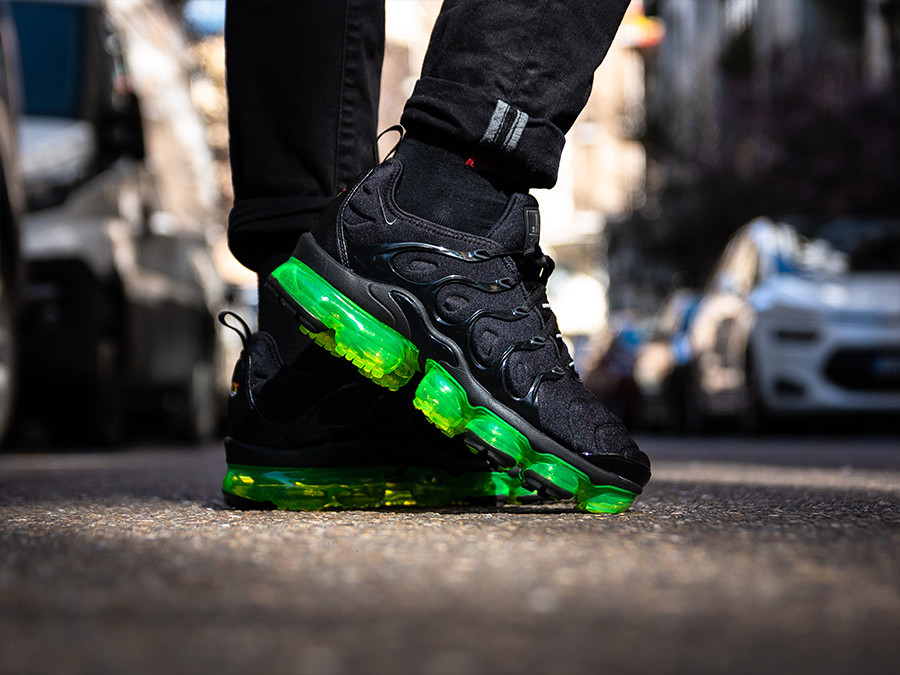 Giày Nike Air VaporMax Plus ‘Black Volt’ 924453-015 - Ảnh 4