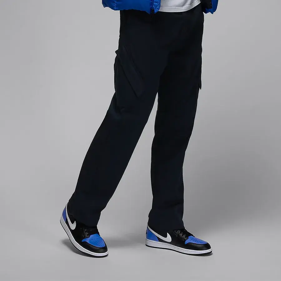 Alternative view of Giày Nike Air Jordan 1 Low ‘Black Royal Toe’ 553558-042
