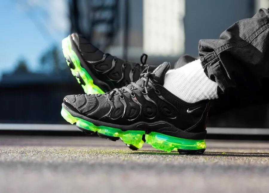 Giày Nike Air VaporMax Plus ‘Black Volt’ 924453-015 - Ảnh 3