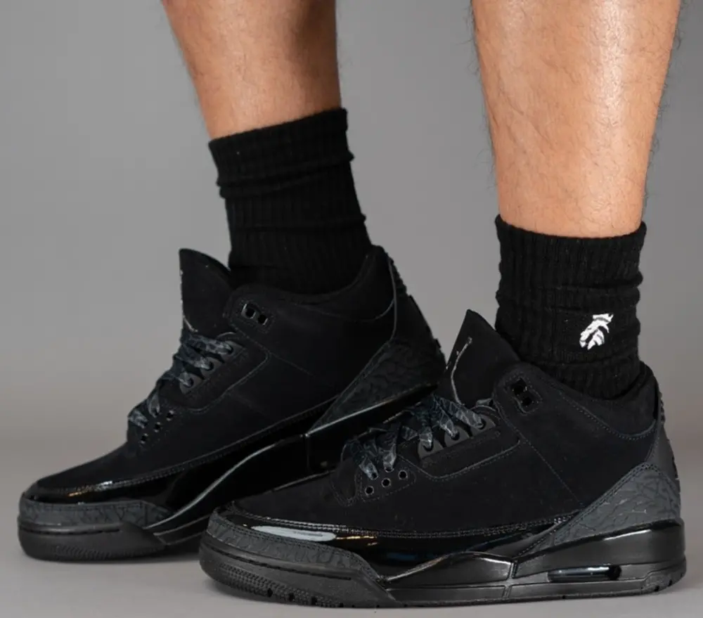 Alternative view of Giày Nike Air Jordan 3 Retro ‘Black Cat’ CT8532-001