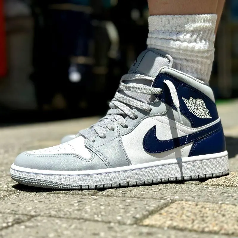 Giày Nike Air Jordan 1 Mid ‘Wolf Grey Midnight Navy’ DQ8426-104 - Ảnh 4