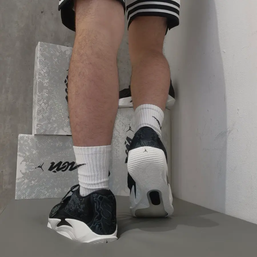Alternative view of Giày Nike Air Jordan Zion 3 M.U.D. SE ‘Black Dark’ FN1714-002