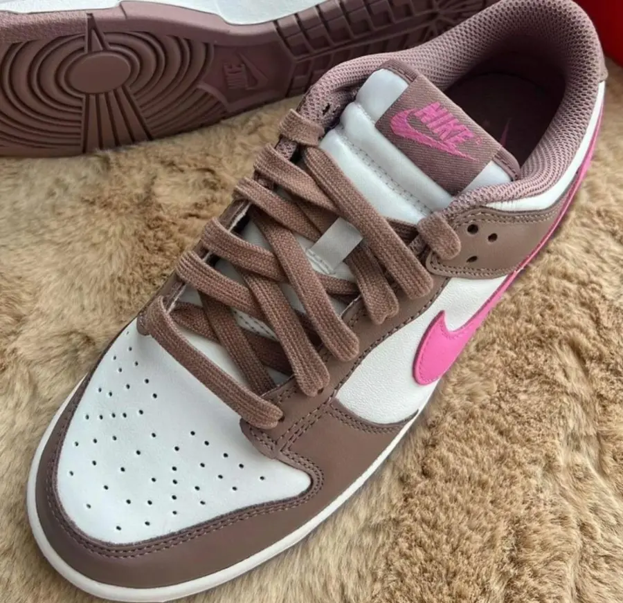 Alternative view of Giày Nike Dunk Low ‘Smokey Mauve Playful Pink’ FZ3611-208