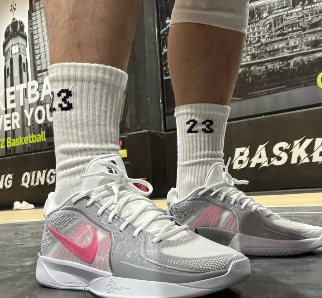 Giày Nike Sabrina 2 ‘Lily’ FZ1517-100 - Ảnh 3