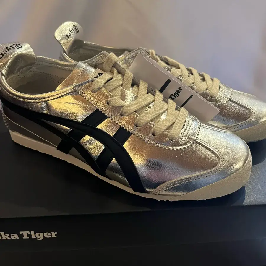 Giày Onitsuka Tiger Mexico 66 ‘Gold Black’ 1183B566-200 - Ảnh 5