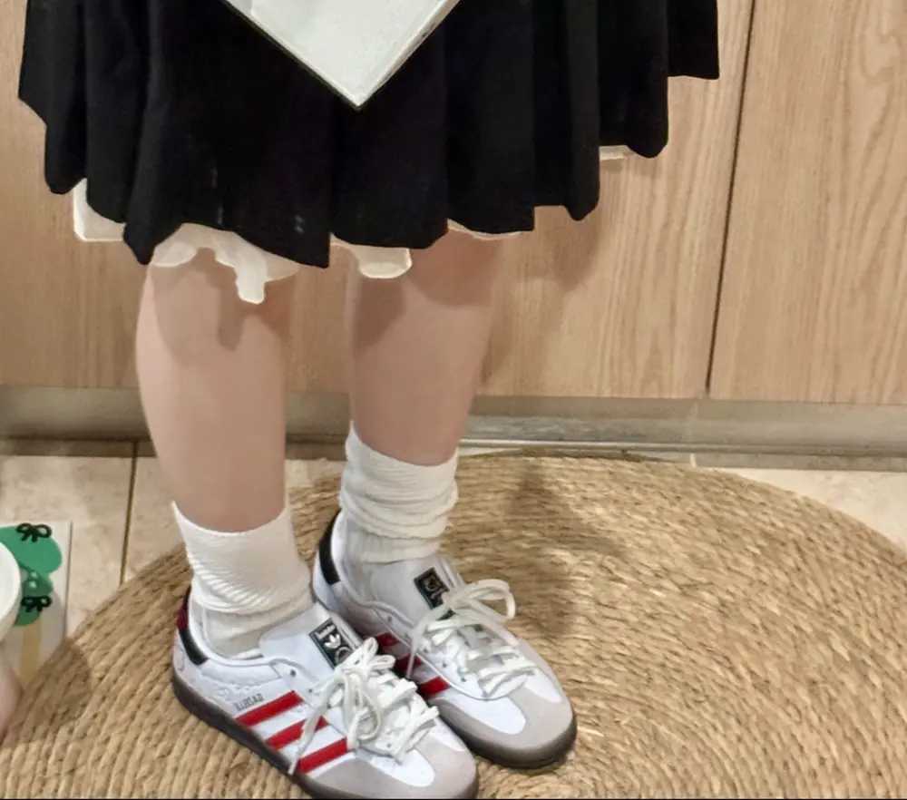 Alternative view of Giày Adidas Wmns Gazelle Indoor x Hello Kitty ’50th Anniversary’ II0013