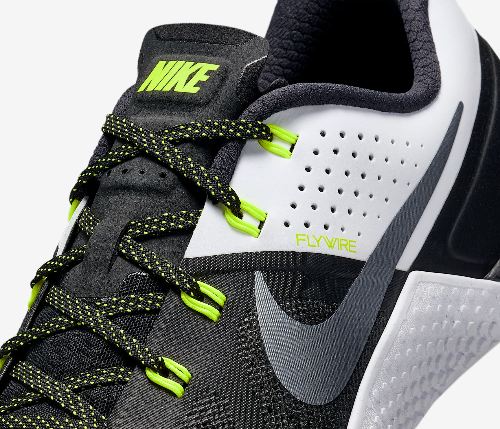 Alternative view of Giày Nike Metcon 1 OG ‘Black White Metallic’ FQ1854-002