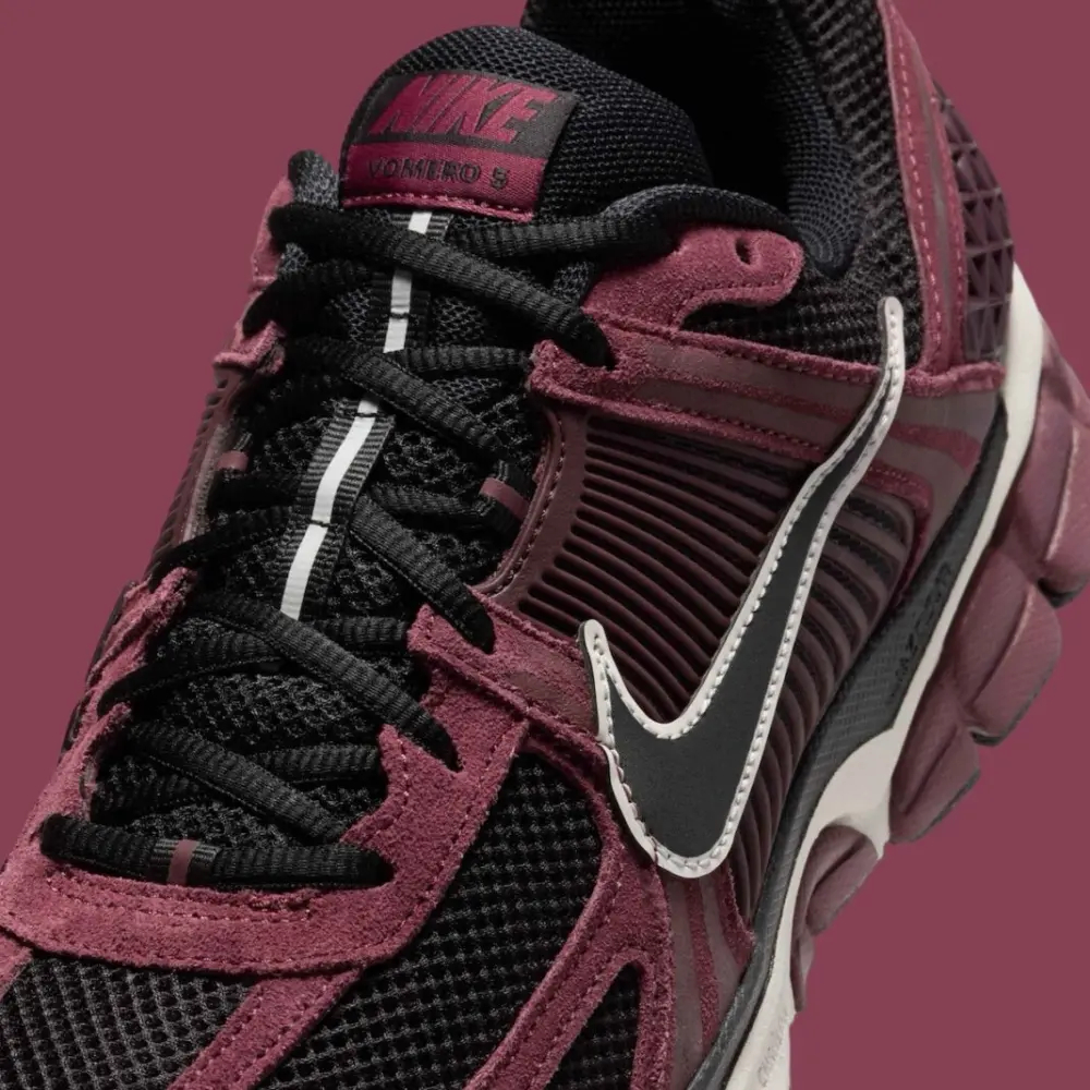 Alternative view of Giày Nike Zoom Vomero 5 ‘Dark Team Red’ HF1553-601