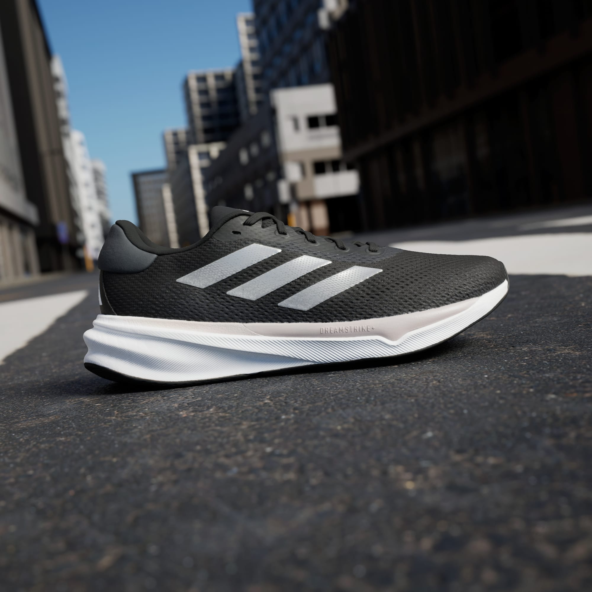 Alternative view of Giày Adidas Supernova Stride ‘Black’ IG8317