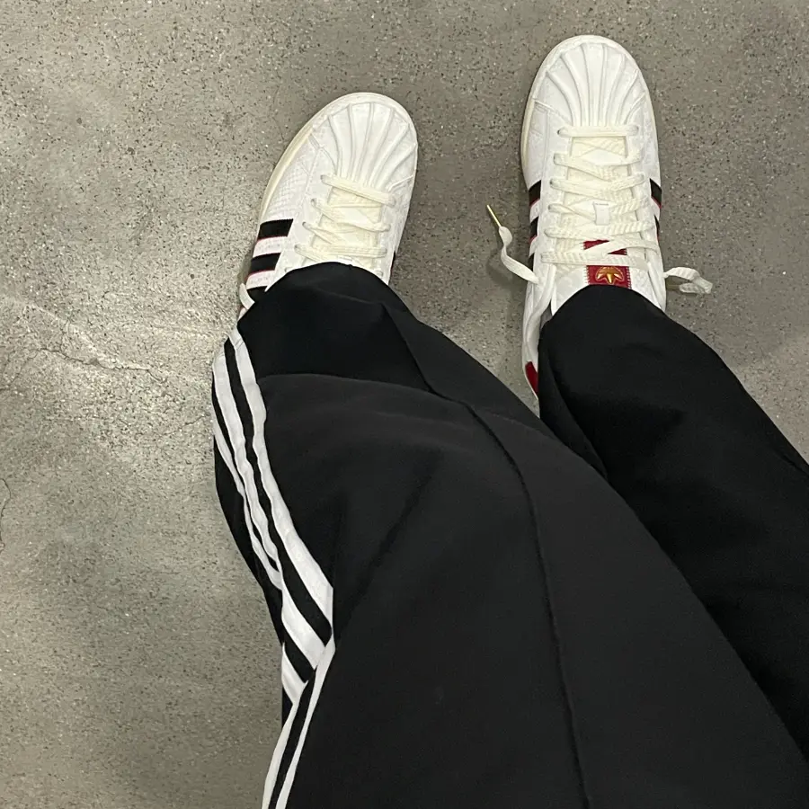 Alternative view of Giày Adidas Superstar ‘Year of the Snake’ JR8036