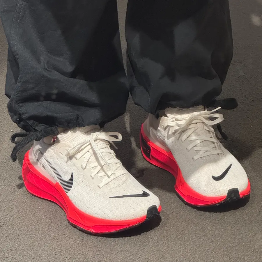 Alternative view of Giày Nike ZoomX Invincible Flyknit 3 ‘Crimson’ DR2615-009
