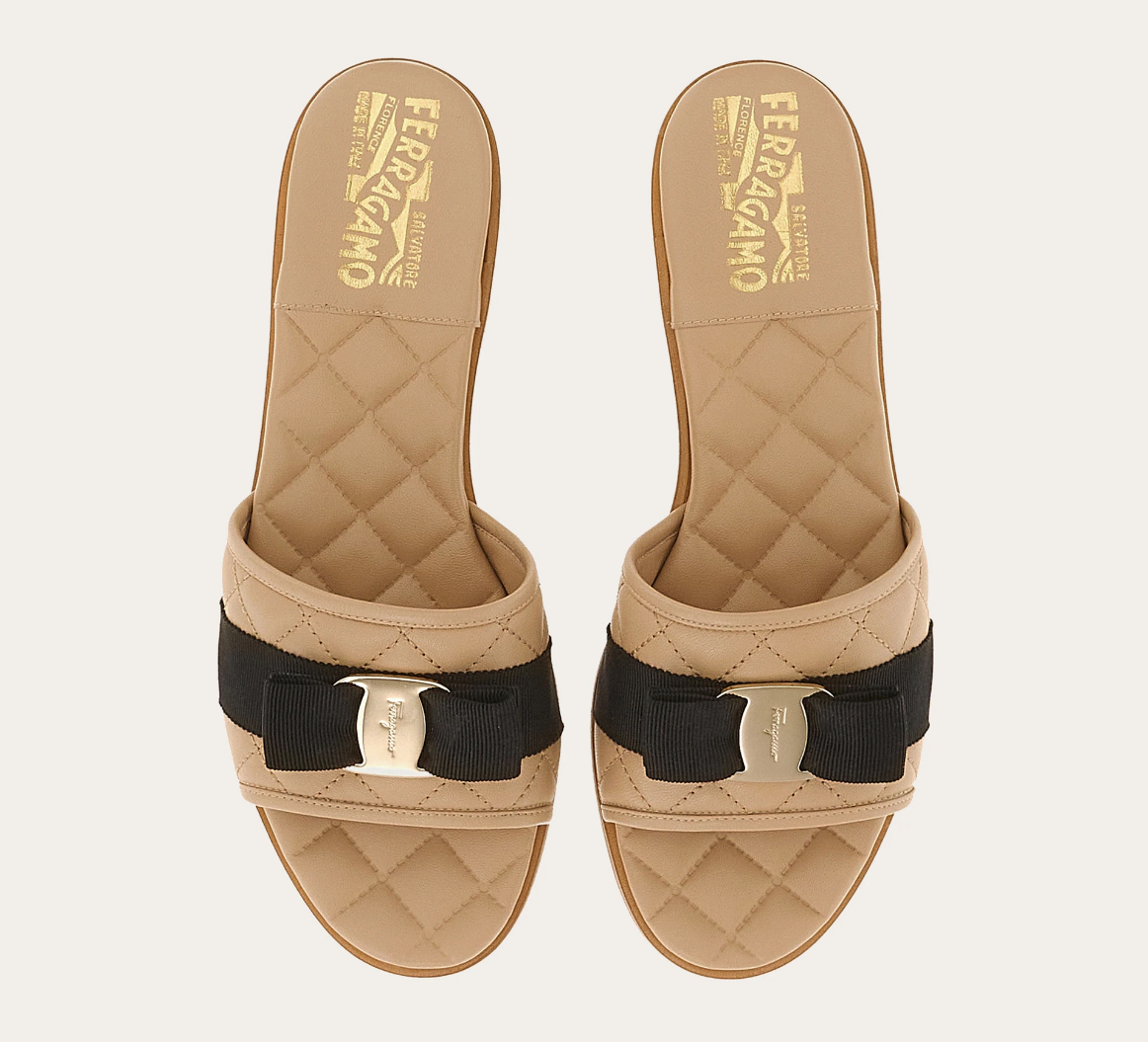 Alternative view of Dép Salvatore Ferragamo Quilted Slide Vara Bow ‘Cookie’ 01D474-754668