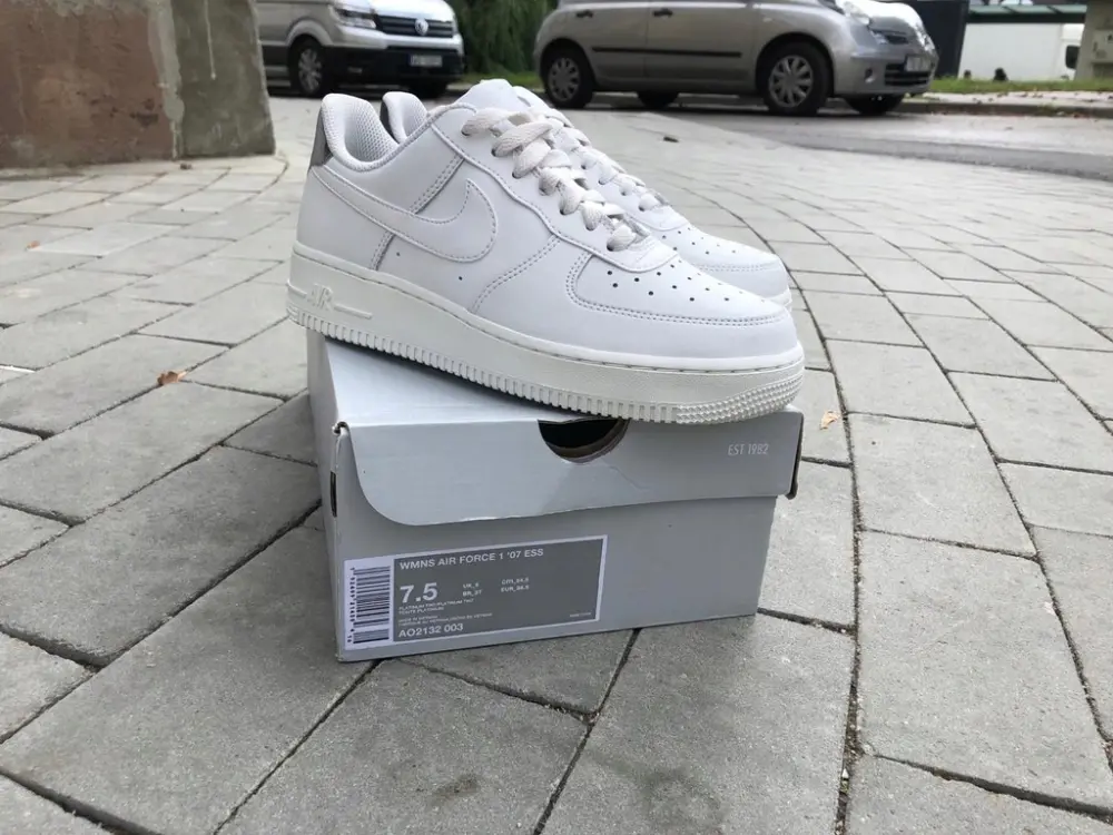 Alternative view of Giày Nike Air Force 1 Low 07 ESS 'Platinum Tint' AO2132-003
