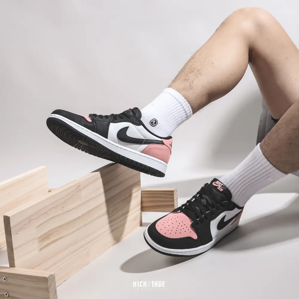 Alternative view of Giày Nike Air Jordan 1 Low OG GS ‘Bleached Coral’ CZ0858-061