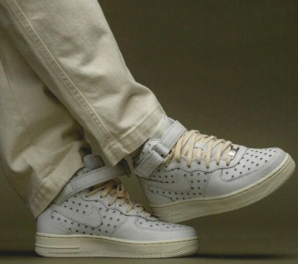 Giày Nike Air Force 1 Mid ‘Cut Out Stars’ DV3451-100 - Ảnh 2