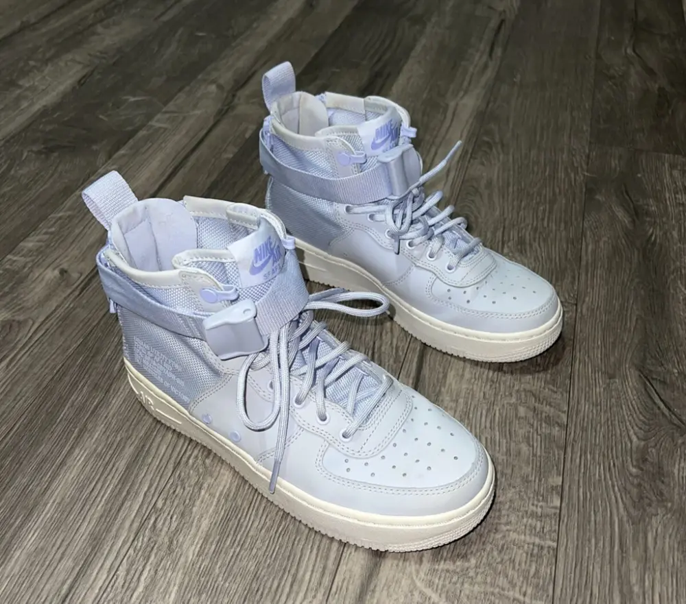 Alternative view of Giày Nike SF Air Force 1 Mid GS ‘Palest Purple’ AJ0424-500