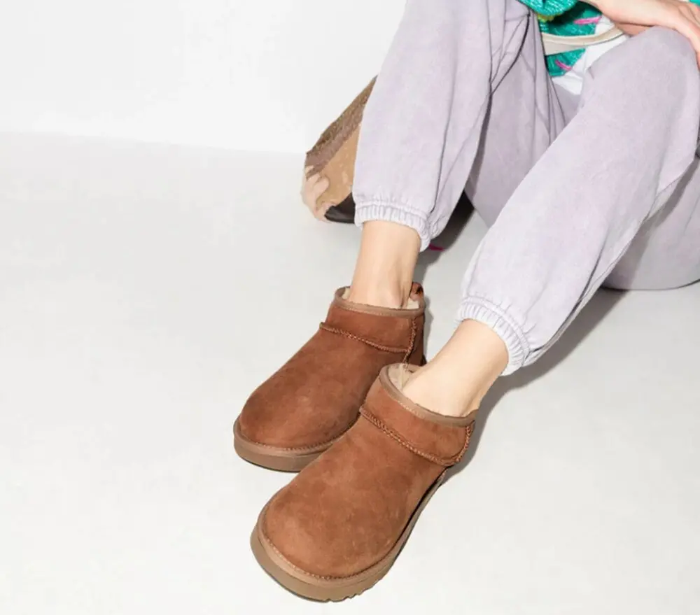 Alternative view of Giày UGG Classic Ultra Mini ‘Chestnut’ 1116109-CHE