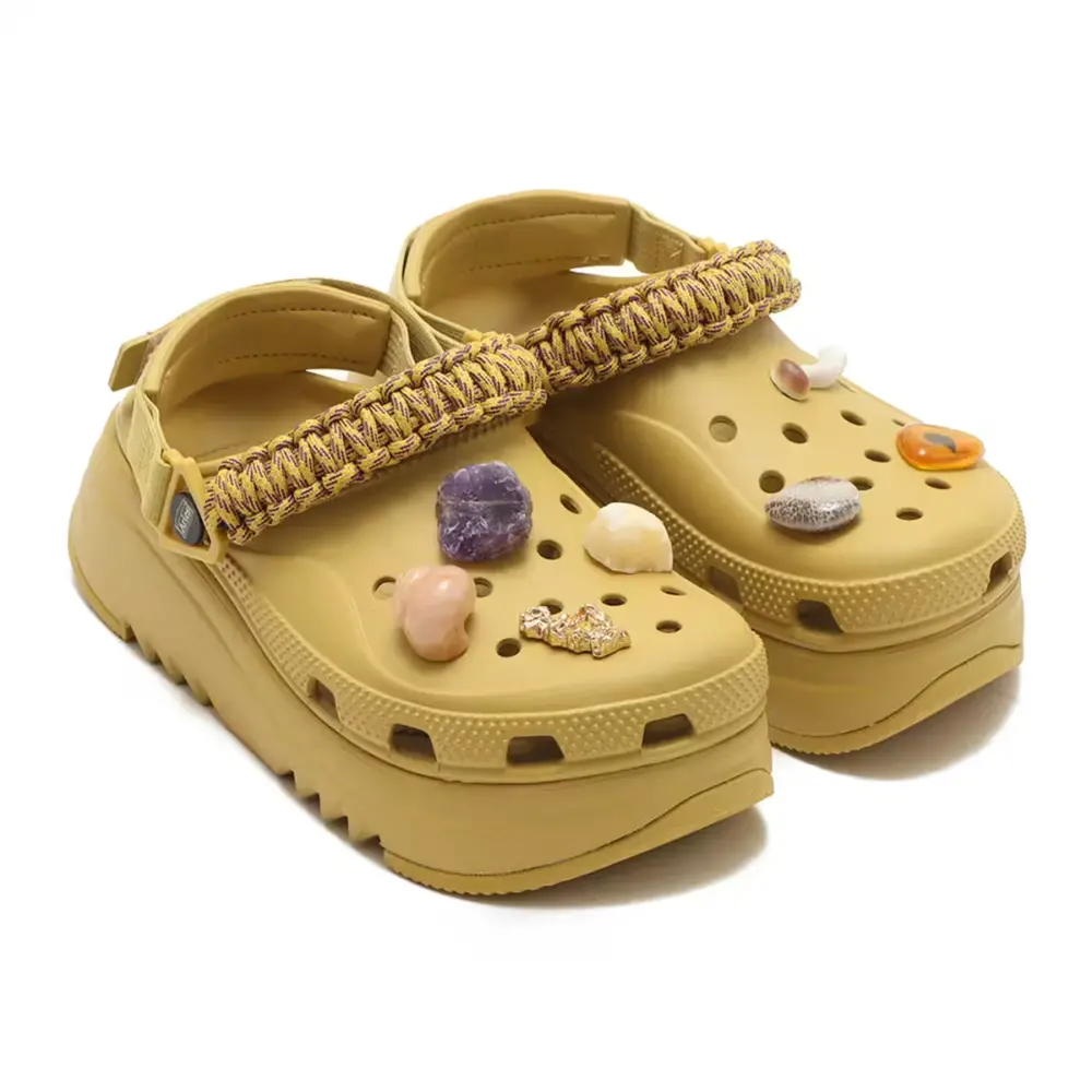 Alternative view of Dép Crocs Classic Hiker Xscape ‘Aries Desert Grass’ 208683-76A