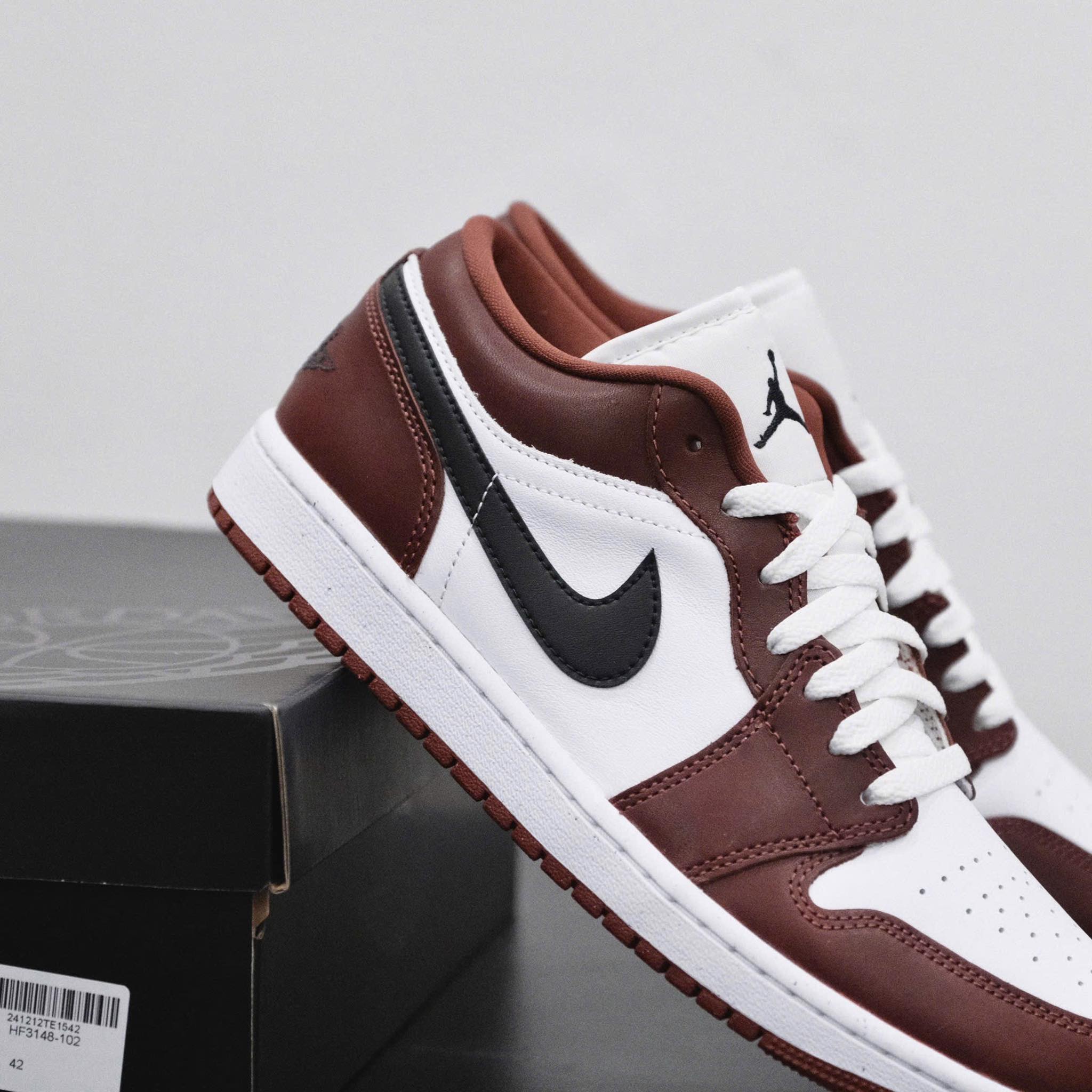 Nike Air Jordan 1 Low SE GS ‘Dark Pony’ HF3188-102 - Ảnh 9