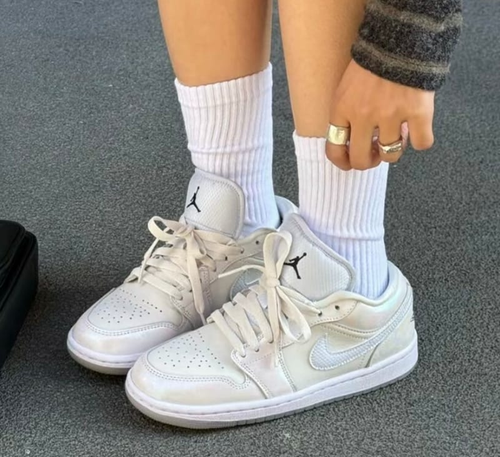 Giày Nike Air Jordan 1 Low ‘Year Of The Snake’ HF4080-001 - Ảnh 3