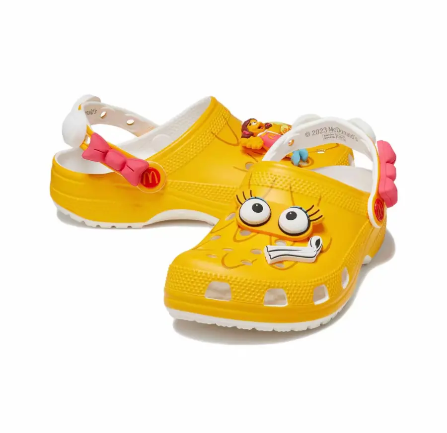 Alternative view of Dép Crocs Classic Clog x McDonald’s Birdie ‘Yellow’ 208696-730