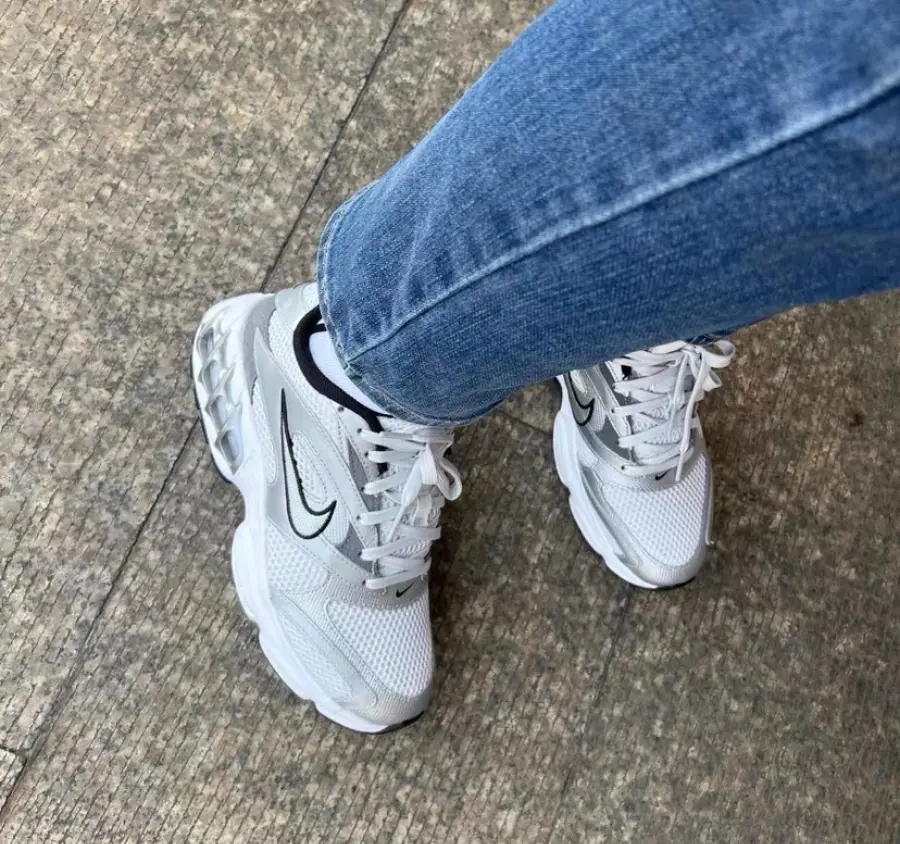 Alternative view of Giày Nike Zoom Air Fire ‘Silver White’ DR7852‑001