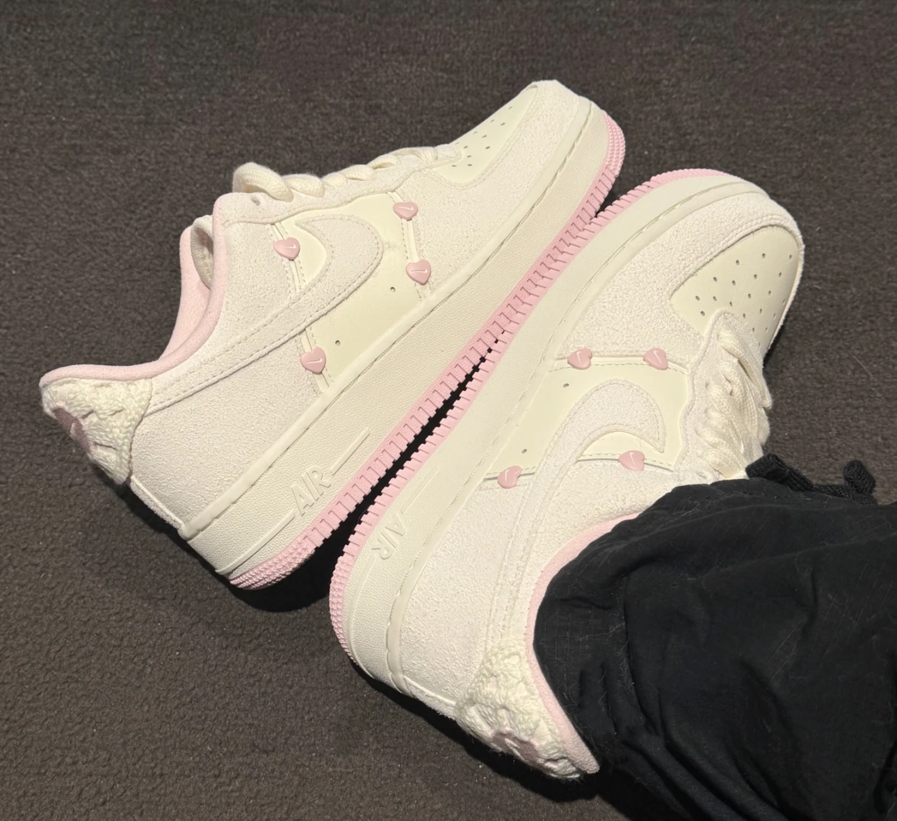 Giày Nike Air Force 1 ’07 LX Wmns ‘Valentine’s Day’ HV5992-111 - Ảnh 4