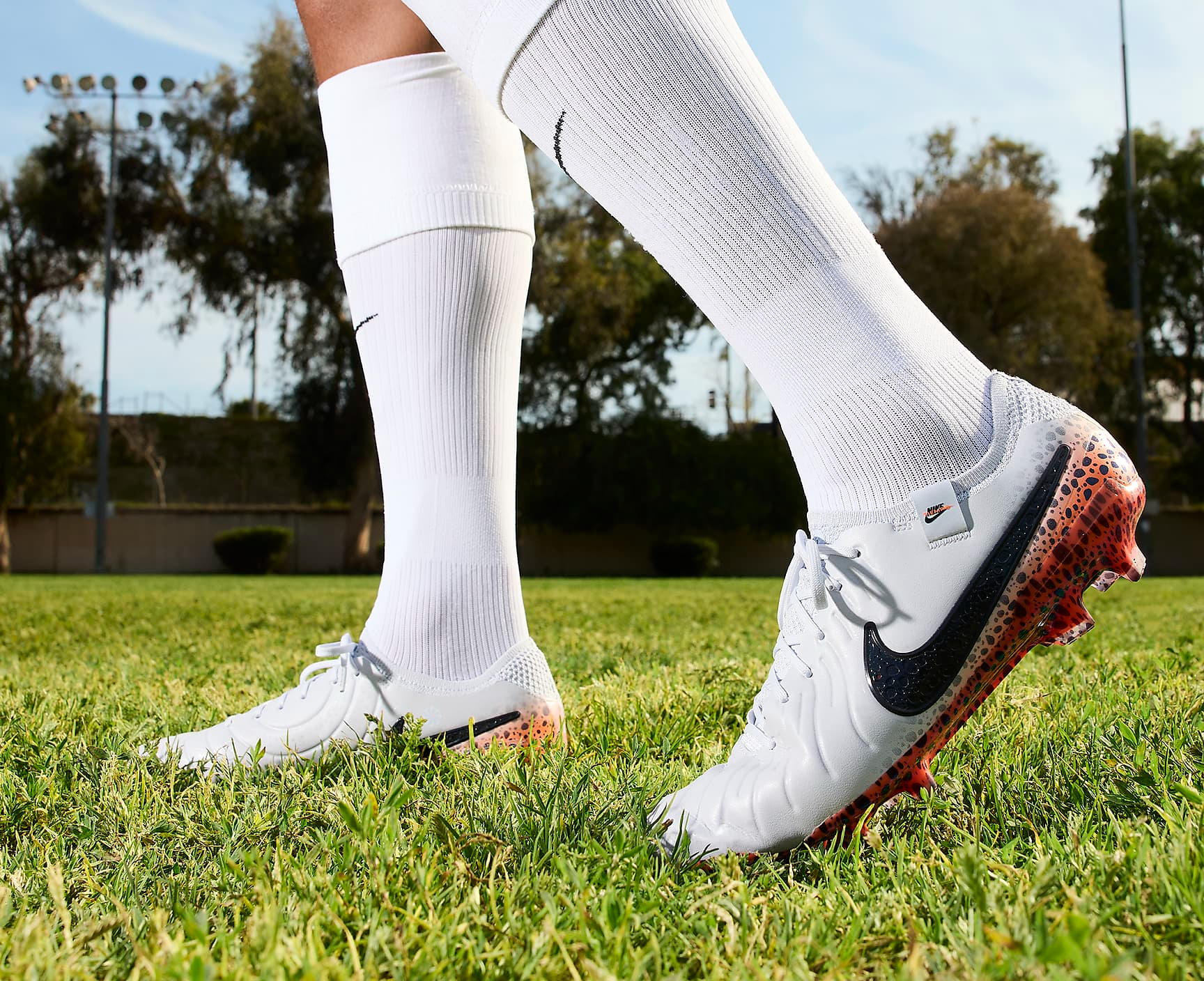 Alternative view of Giày Nike Tiempo Legend 10 Elite FG ‘Electric Pack Olympic’ FQ3249-900