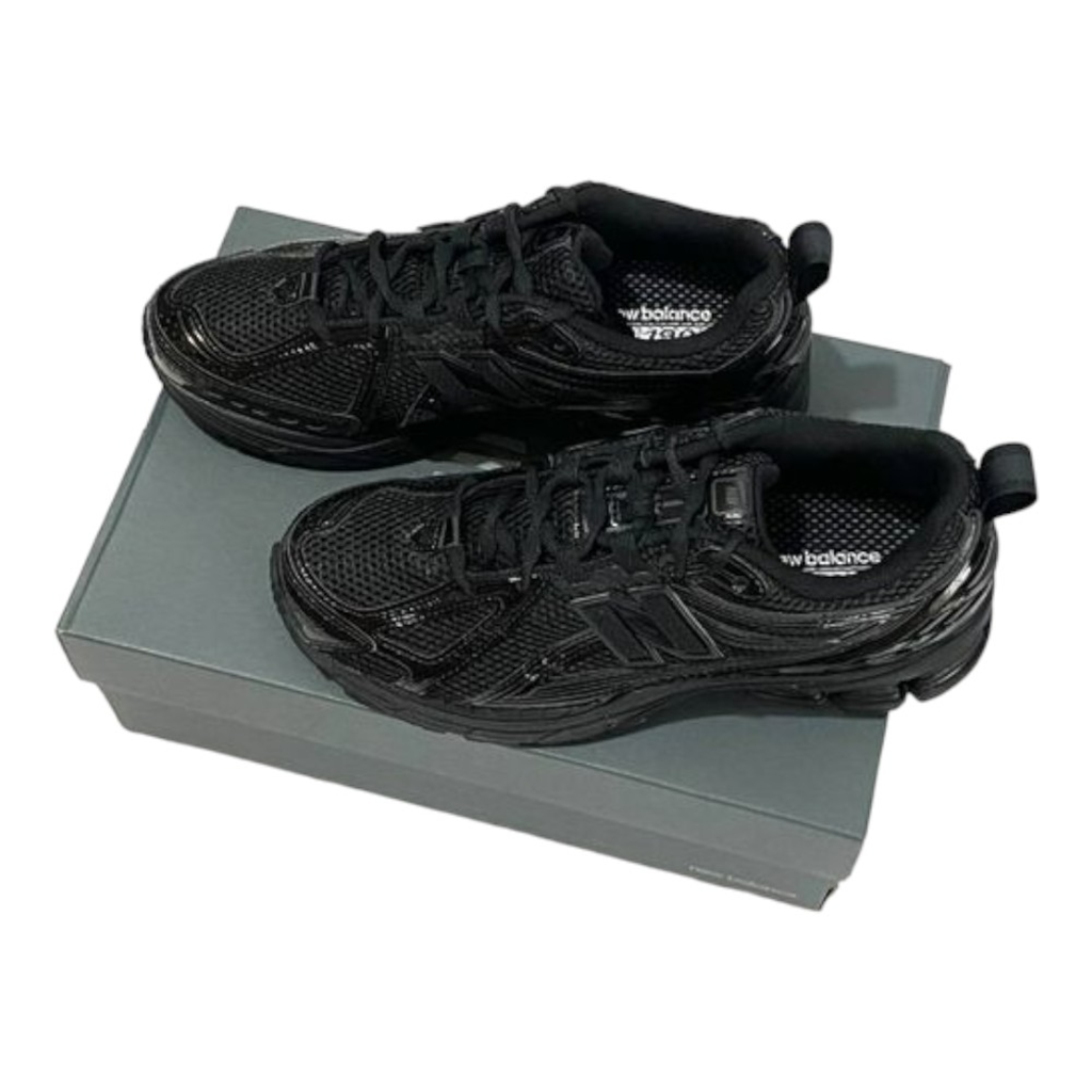 Alternative view of Giày New Balance 1906R ‘Black Patent’ M1906RZO