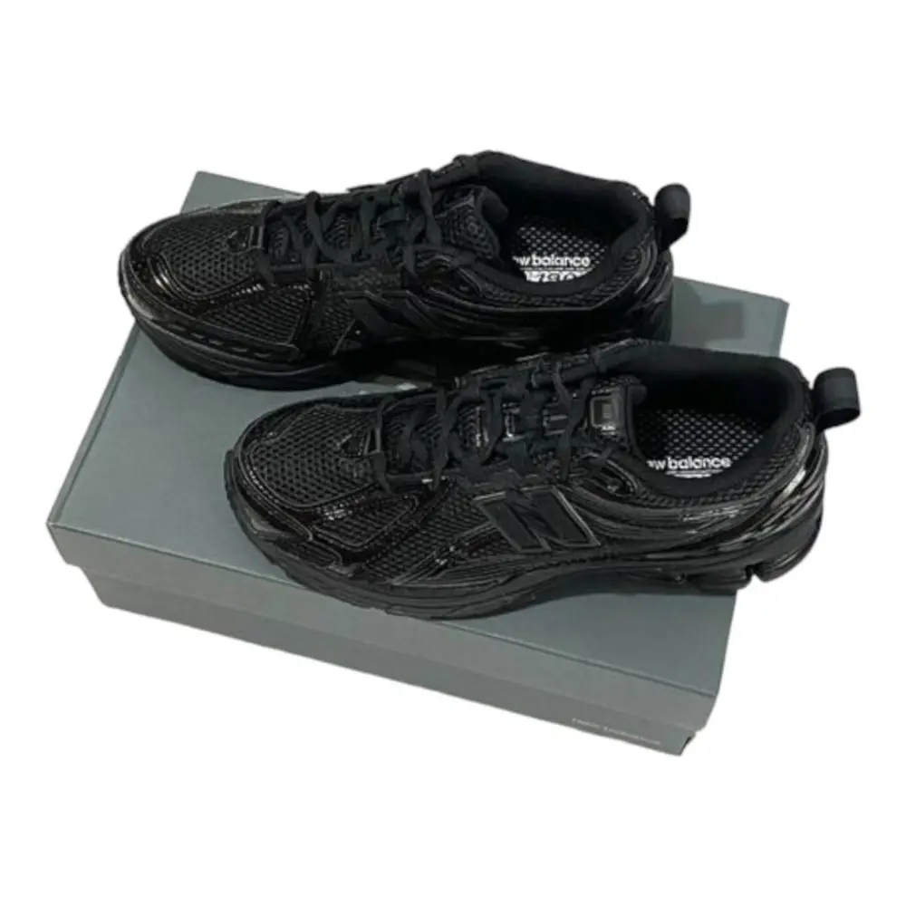 Alternative view of Giày New Balance 1906R ‘Black Patent’ M1906RZO