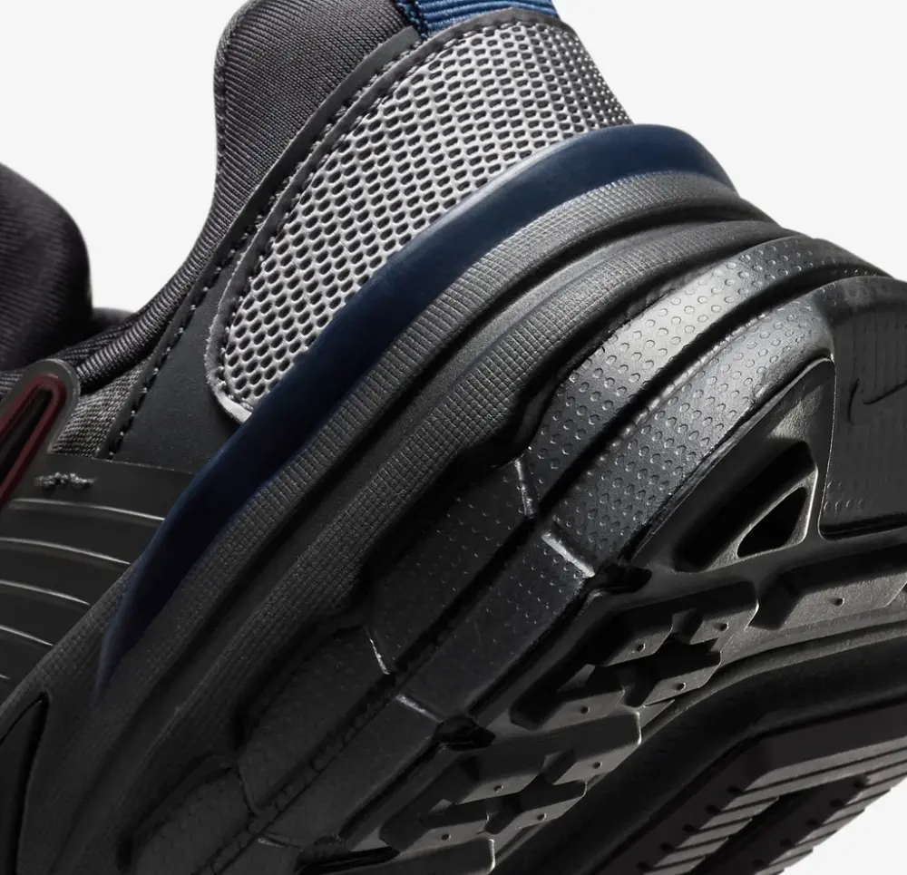 Alternative view of Giày Nike V2K Run ‘Metallic Dark Grey’ HQ4053-001