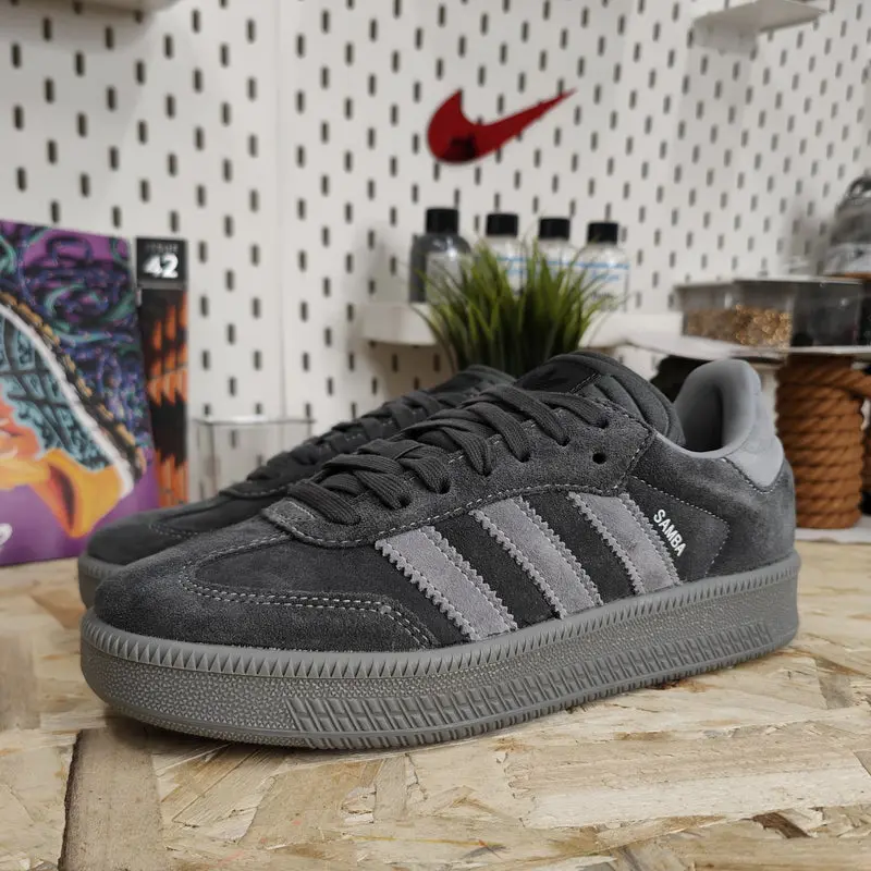 Alternative view of Giày Adidas Samba XLG ‘Carbon Grey’ ID3912