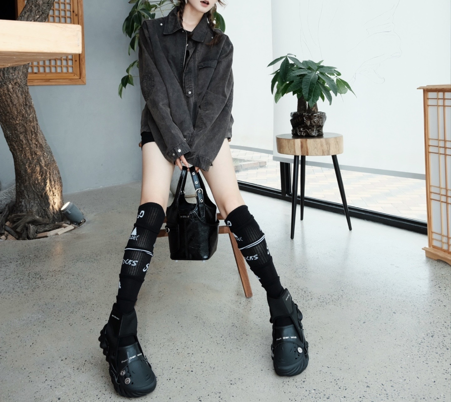 Giày Crocs X Feng Chen Wang Echo Clog ‘Black’ 209391-001 - Ảnh 4