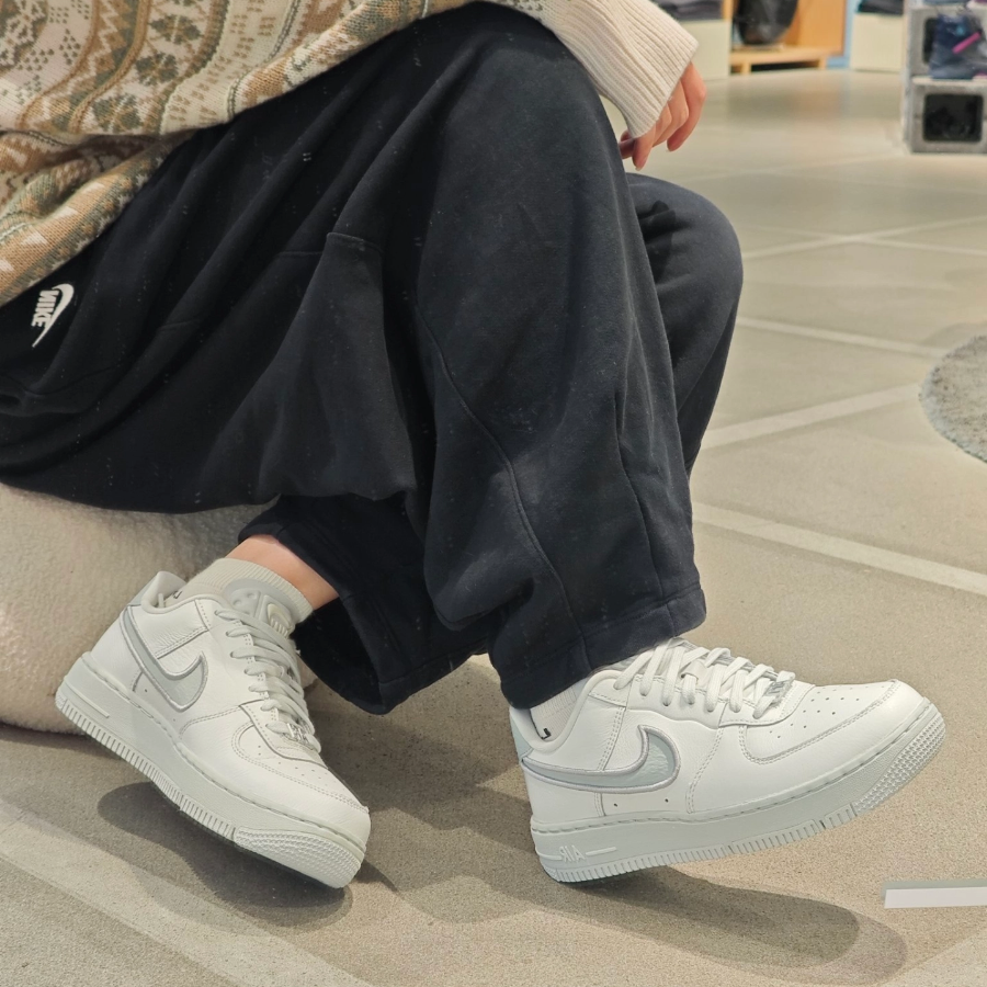 Alternative view of Giày Nike Air Force 1 Low Wmns ‘White Silver’ FJ7409-101
