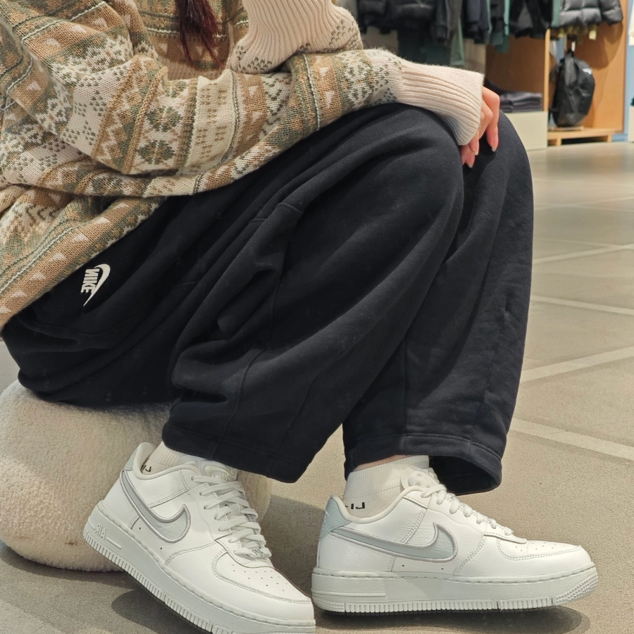 Giày Nike Air Force 1 Low Wmns ‘White Silver’ FJ7409-101 - Ảnh 3