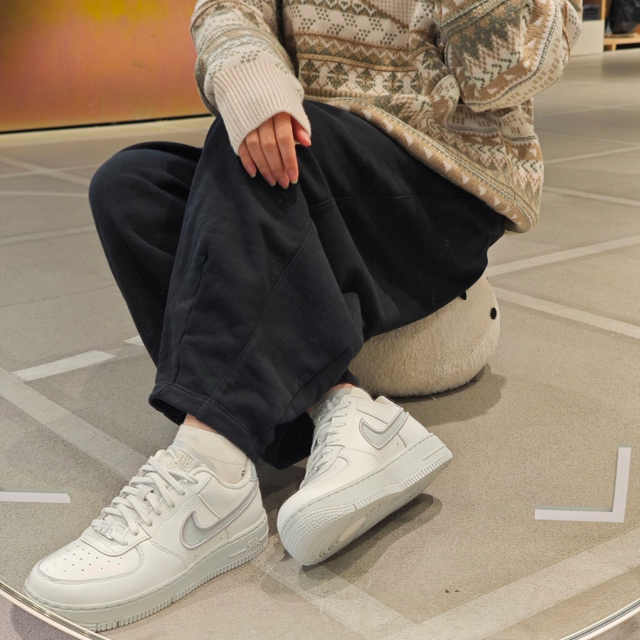 Giày Nike Air Force 1 Low Wmns ‘White Silver’ FJ7409-101 - Ảnh 4