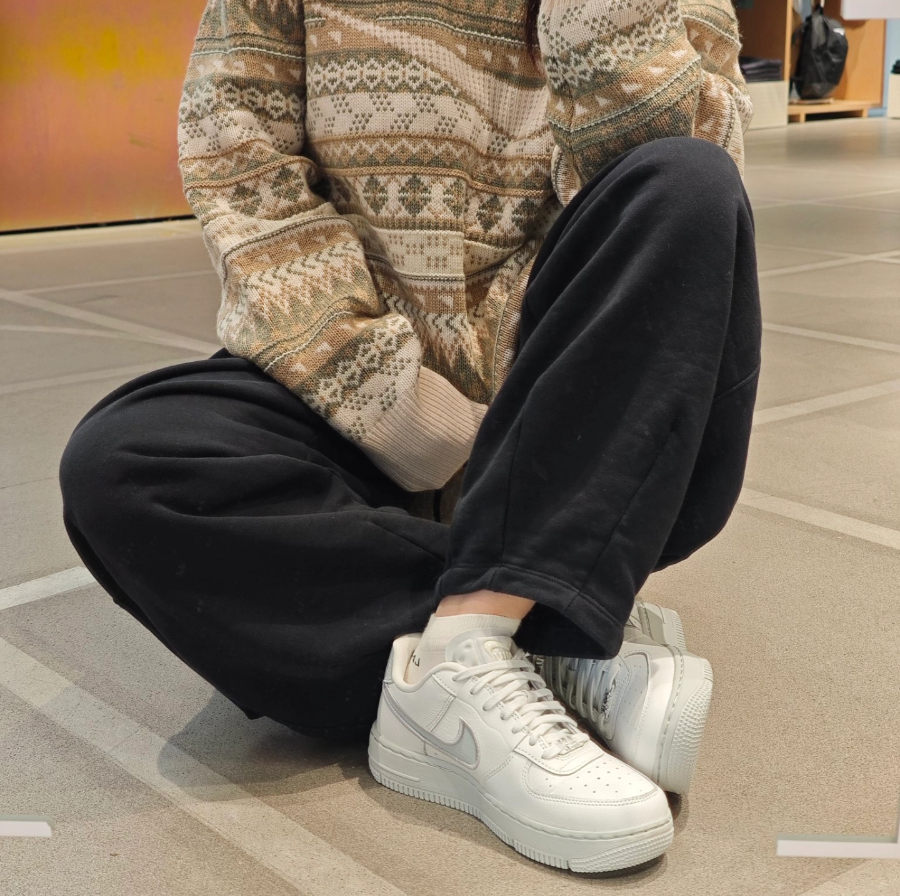 Giày Nike Air Force 1 Low Wmns ‘White Silver’ FJ7409-101 - Ảnh 5