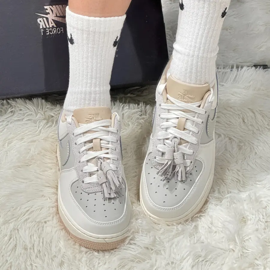 Alternative view of Giày Nike Air Force 1 Low Wmns ‘Light Bone’ HV1813-001