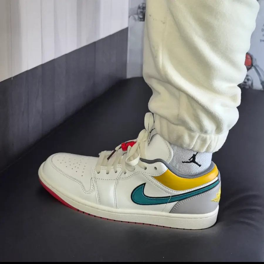 Giày Nike Air Jordan 1 Low Premium ‘Sail Yellow Ochre’ HV4511-133 - Ảnh 4