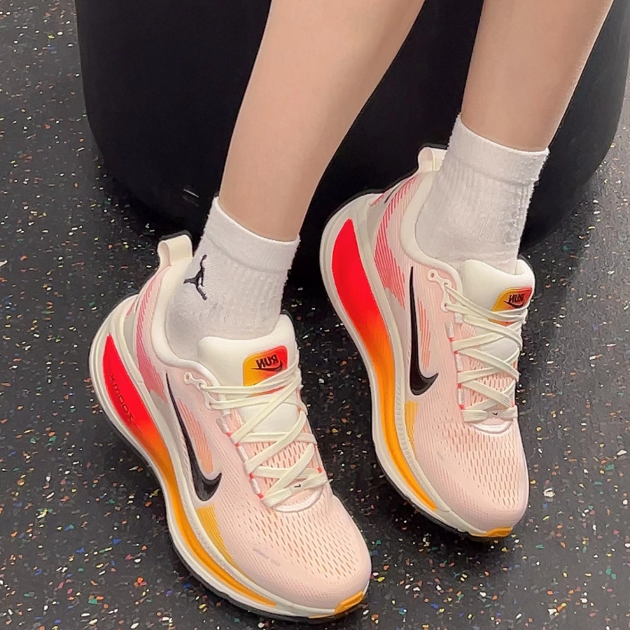 Giày Nike Vomero 18 ‘Sail Bright Crimson’ HM6804-100 - Ảnh 7