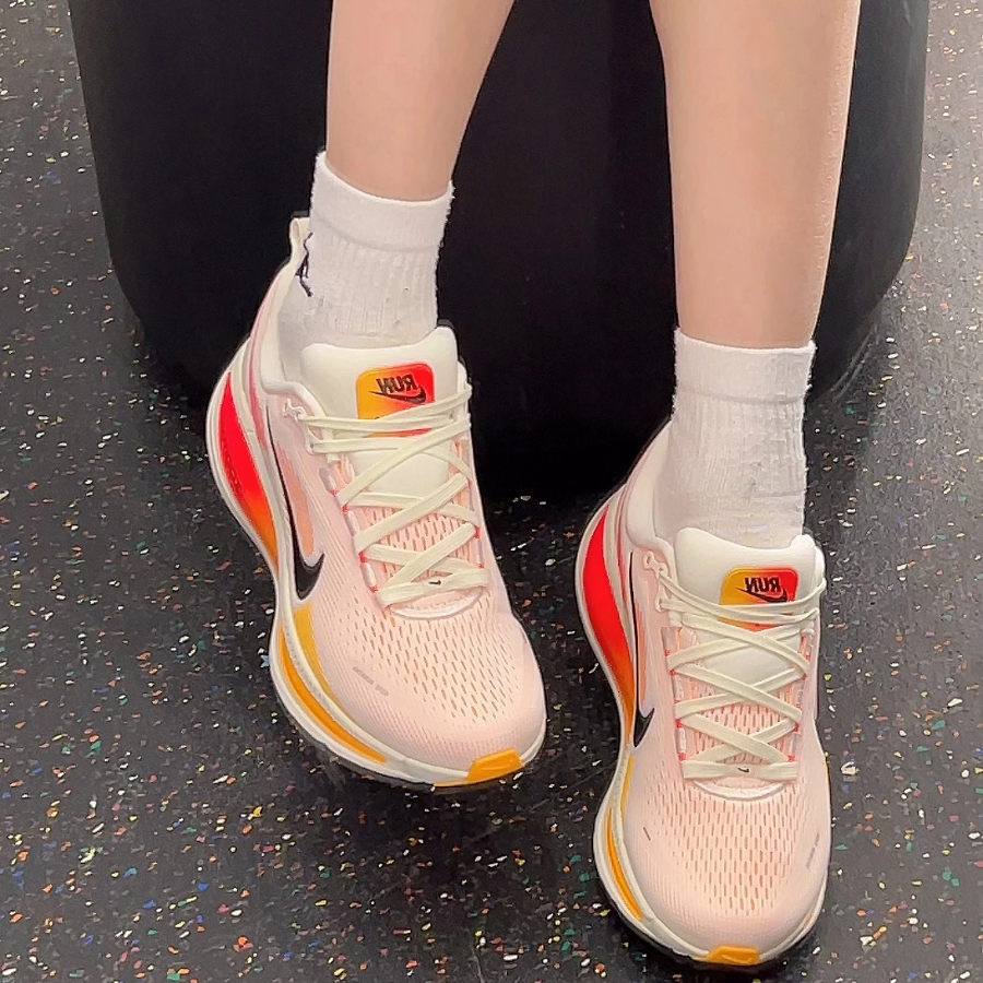 Giày Nike Vomero 18 ‘Sail Bright Crimson’ HM6804-100 - Ảnh 6