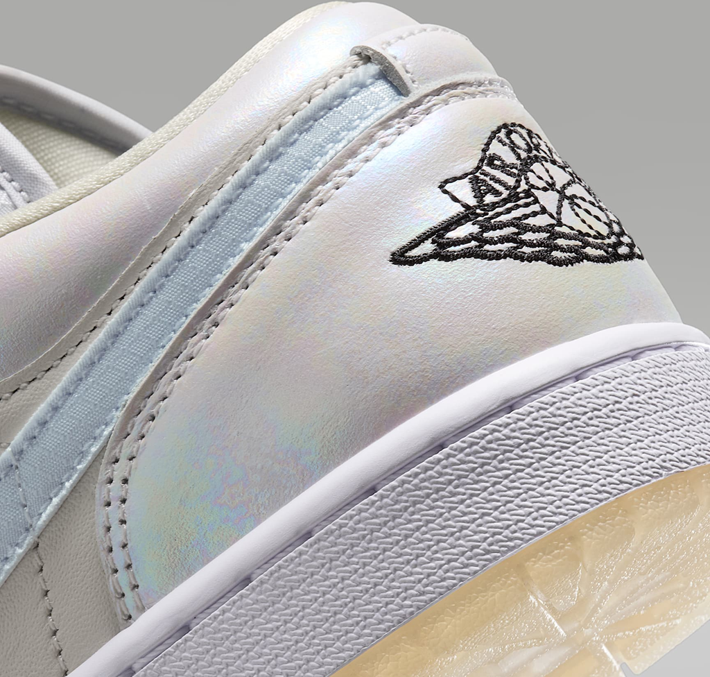 Alternative view of Giày Nike Air Jordan 1 Low ‘Year Of The Snake’ HF4080-001