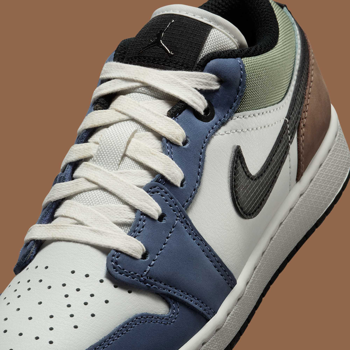 Alternative view of Giày Nike Air Jordan 1 Low GS ‘Diffused Blue Jade Horizon’ HV5973-101