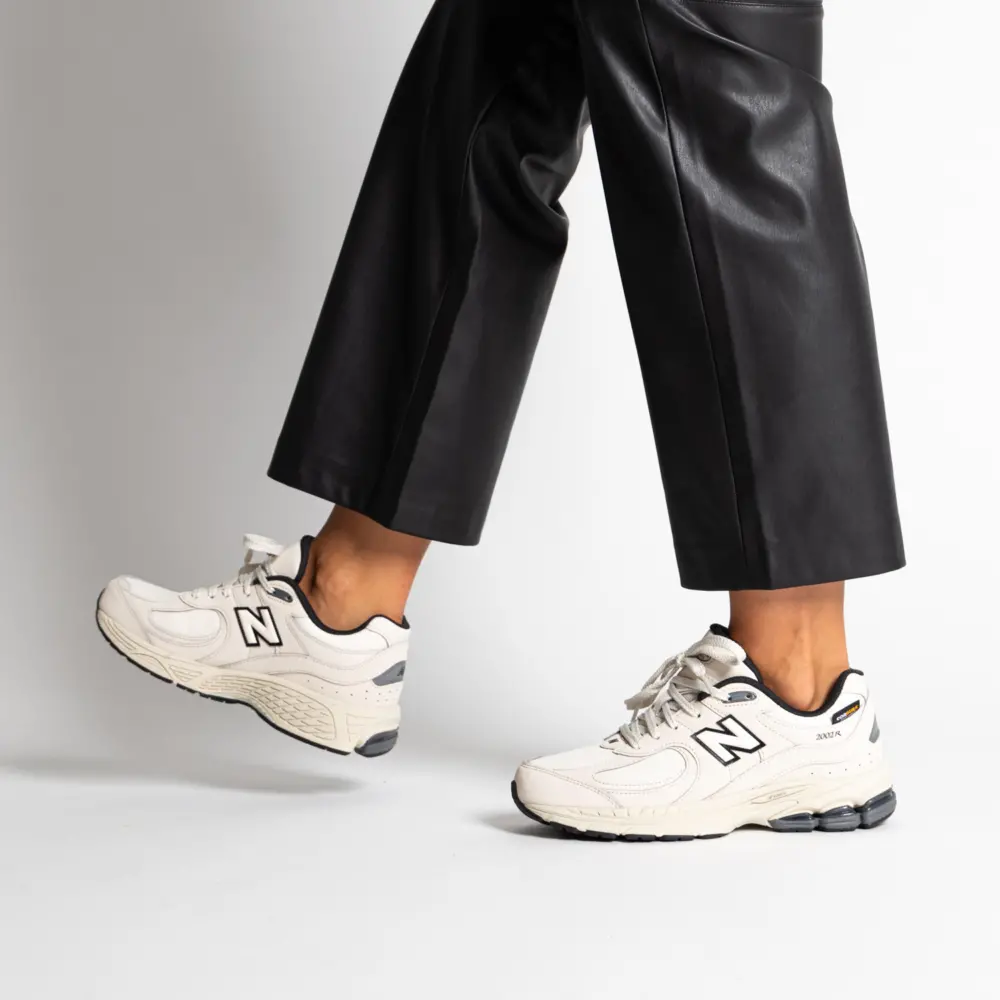 Alternative view of Giày New Balance 2002R Cordura GS ‘Timberwolf Black’ GC2002PM