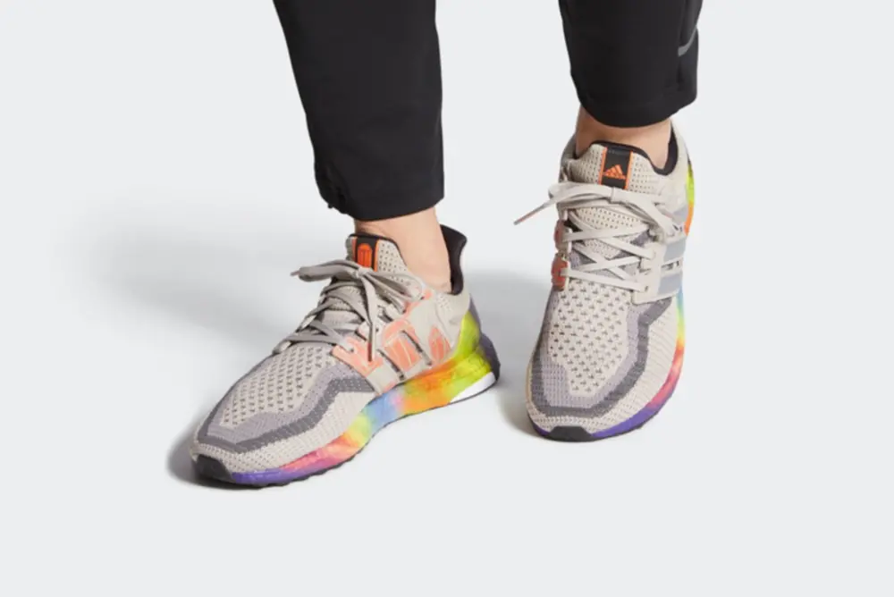 Alternative view of Giày Adidas UltraBoost 2.0 ‘Shanghai’ FW3726