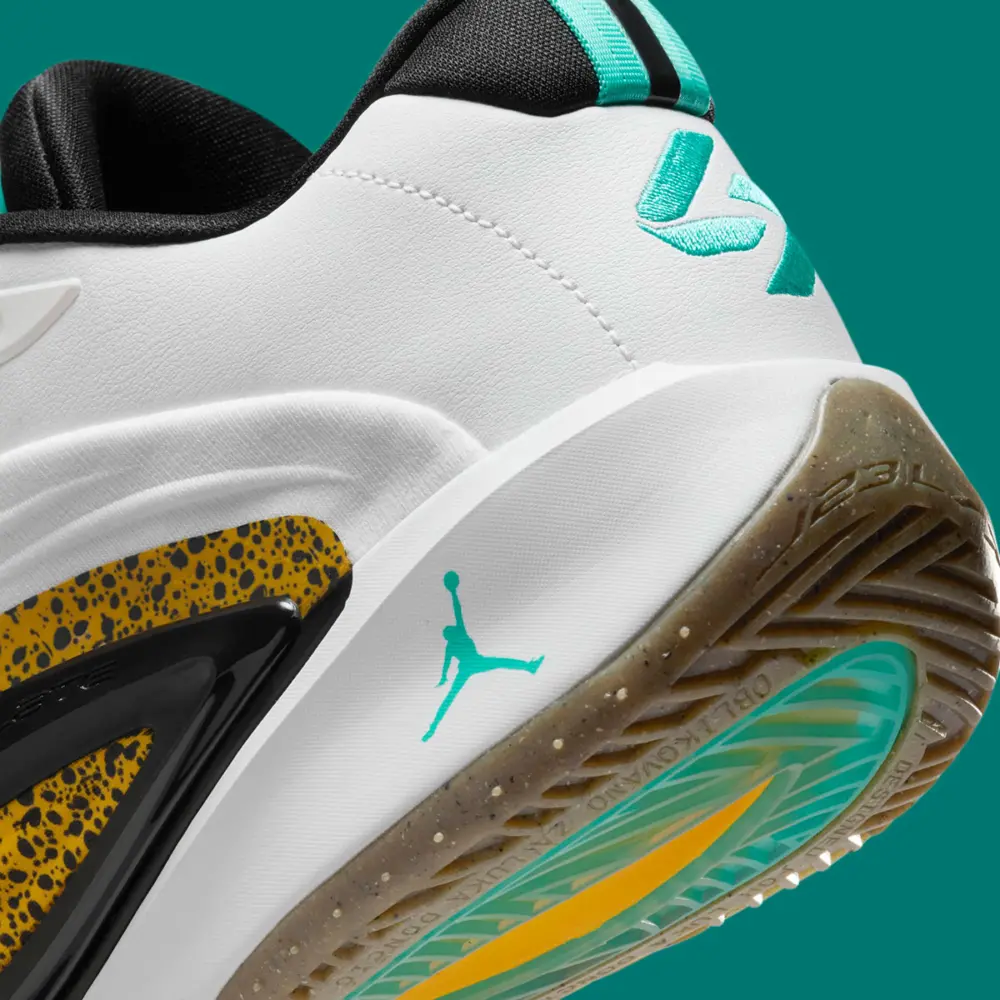 Alternative view of Giày Nike Air Jordan Luka 3 ‘Safari’ FQ1284-100