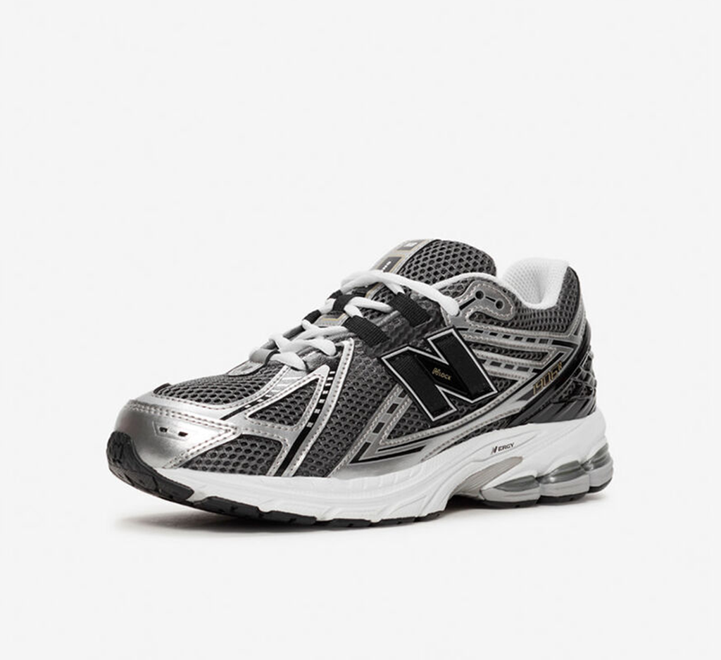 Alternative view of Giày New Balance 1906R 'Silver Metalic Black'